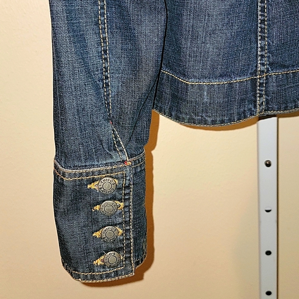 CHICO’S VINTAGE DENIM JACKET WITH THE AMERICAN FLAG ON THE BACK - Picture 6 of 14